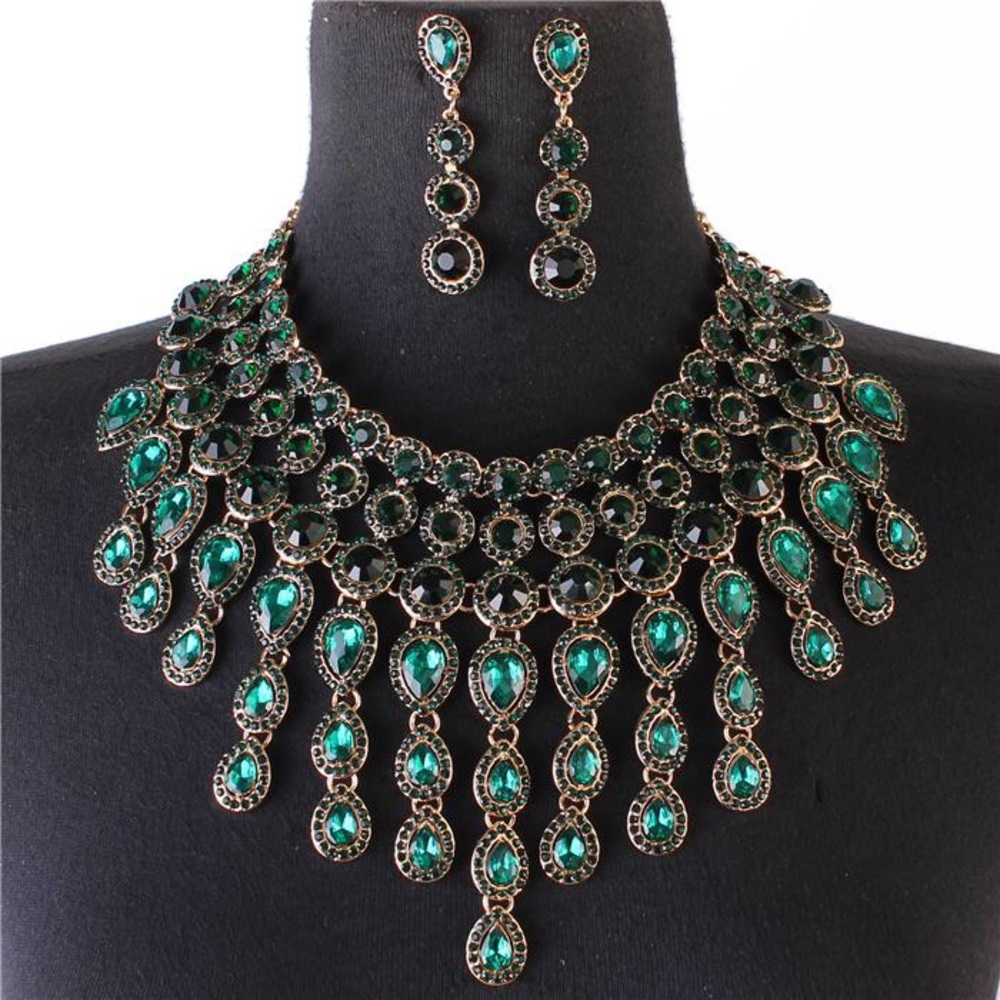Crystal Teardrop Bib Necklace Set - Green